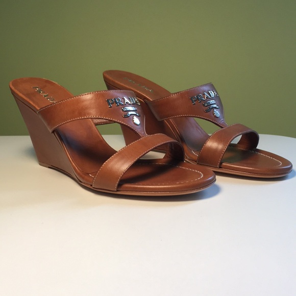 Women’s Prada High Heels made with real Leather. - Picture 8 of 8